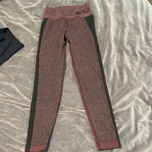Medium ECHT bum scrunch leggings